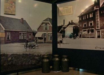Foto van de wand in het museum met informatie over de stakingen